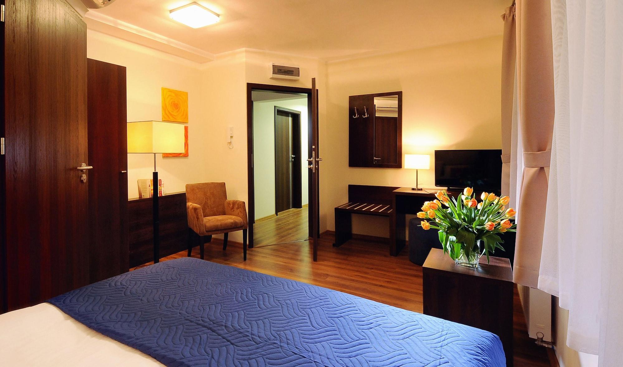 Armon Aparthotel 3*